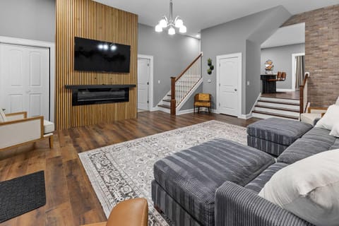 Spacious Downtown Retreat Near the Childrens Museum House in Indianapolis