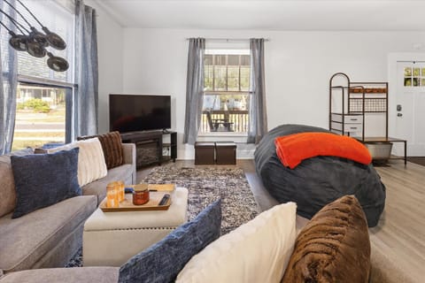 Beautiful Broad Ripple House House in Meridian-Kessler