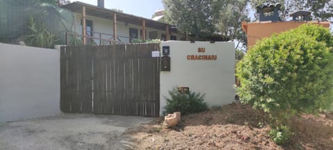 Property building, Day, Garden, Garden view