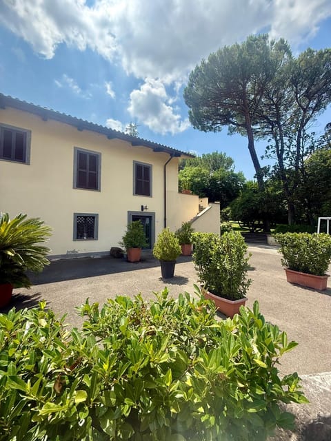 Property building, Spring, Day, Garden, Garden view