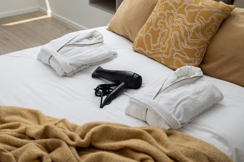 Bed, Bedroom, hair dryier