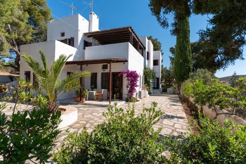 Property building, Day, Garden, Garden view