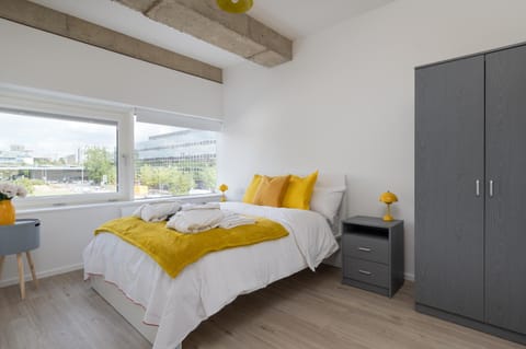 Bed, Bedroom, towels, towels