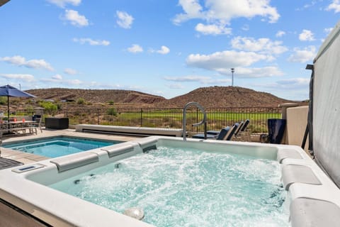 A Hole in One home House in Washington