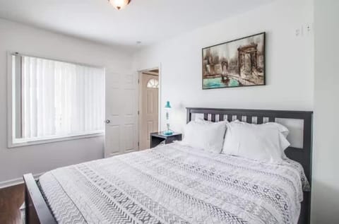 Pontiac Family-Friendly 3BR home House in Auburn Hills