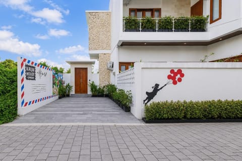 Property building, Day