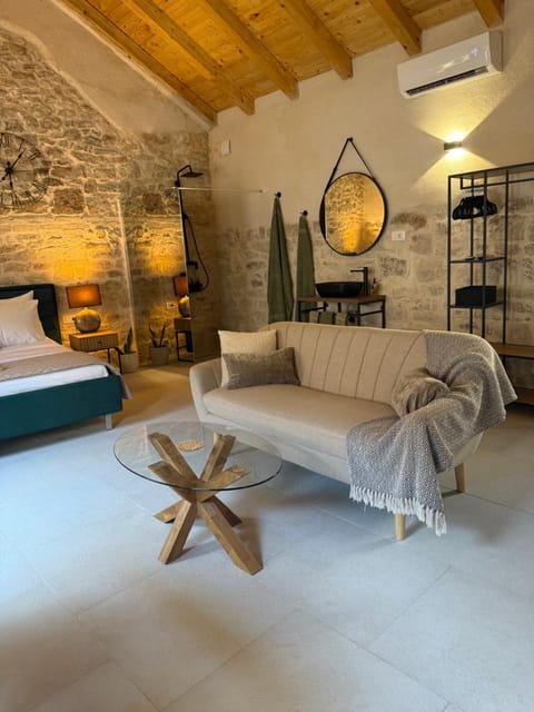 The Hideaway - Kastel Novi Apartment in Šibenik-Knin County, Croatia