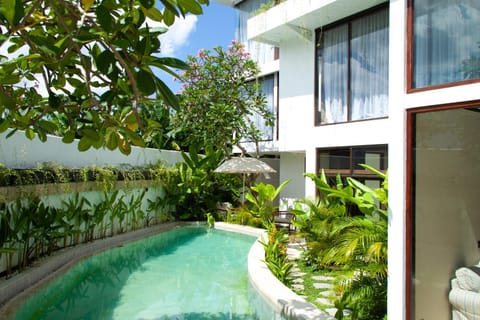 Property building, Day, Garden, Garden, Garden view, Pool view, Swimming pool, Swimming pool