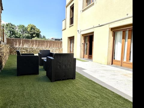 Patio, Day, Garden, Balcony/Terrace, Garden view
