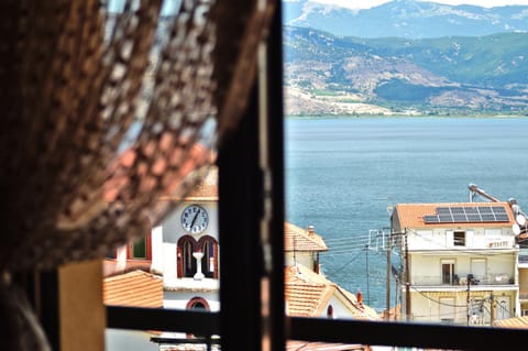 Natural landscape, View (from property/room), Balcony/Terrace, City view, Lake view