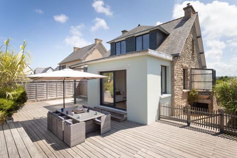 Property building, Patio