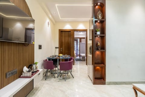 TV and multimedia, Living room, Dining area, air conditioner
