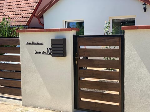 Property building, Facade/entrance, Day