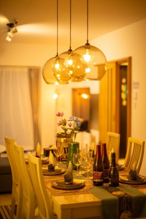 Dining area, Food