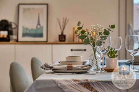 Dining area, Food