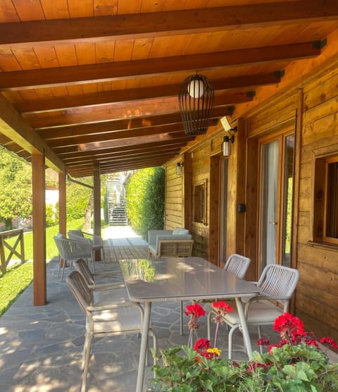 Patio, Day, Balcony/Terrace