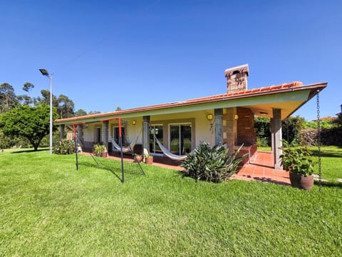 Property building, Day, Garden, Garden view