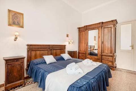 VillinoAuroraXL 5TERRE Near the station Apartment in La Spezia