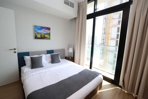 Photo of the whole room, Bedroom, air conditioner