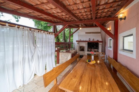 Garden, Seating area, Evening entertainment