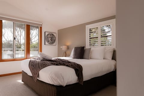 Cod Rock Point House in Bicheno