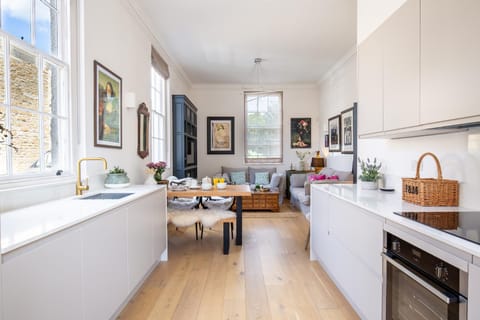 Seating area, Dining area, oven, stove, kitchen