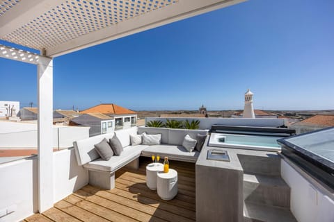 Day, Natural landscape, Hot Tub, Hot Tub, View (from property/room), Balcony/Terrace, Balcony/Terrace, Seating area, sunbed
