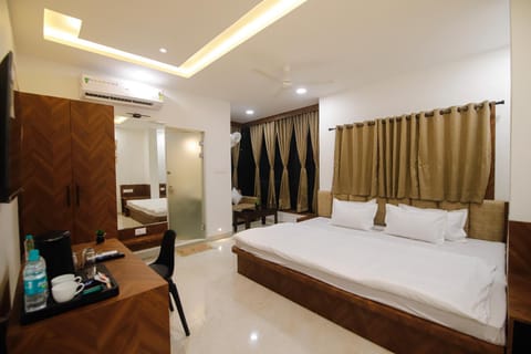 Bed, TV and multimedia, Photo of the whole room, Bedroom, air conditioner