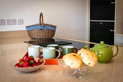 Kitchen or kitchenette, Food and drinks, Food
