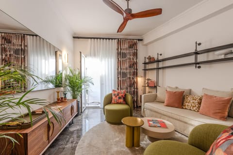 Living room, Photo of the whole room, Seating area