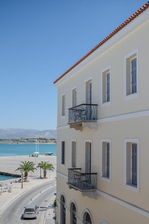 Day, Neighbourhood, Natural landscape, City view, Sea view, Location