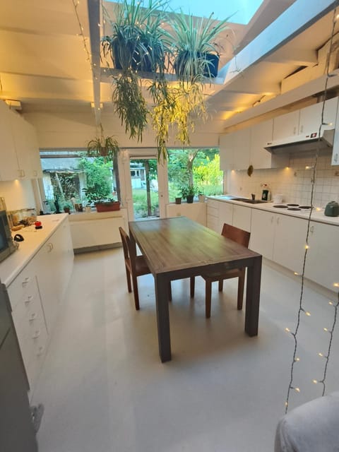 De roze kamer Apartment in Mol