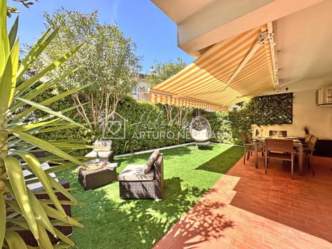 Patio, Day, Garden, Seating area, Garden view