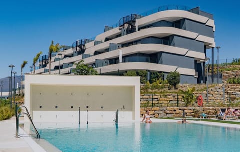 Property building, Facade/entrance, Swimming pool, sunbed