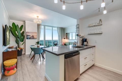 Modern 3BR 3BA Grove Condo Views Balconies Full Kitchen 3 Parking Apartment in Coconut Grove