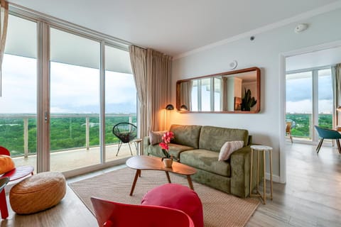 Modern 3BR 3BA Grove Condo Views Balconies Full Kitchen 3 Parking Apartment in Coconut Grove