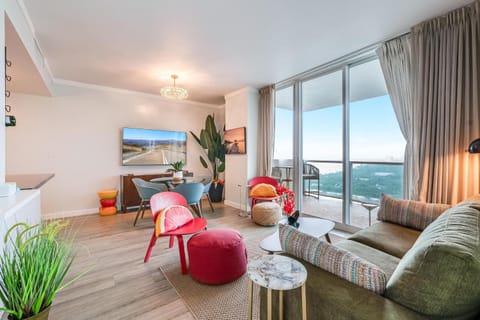 Modern 3BR 3BA Grove Condo Views Balconies Full Kitchen 3 Parking Apartment in Coconut Grove