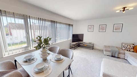 TV and multimedia, Living room, Dining area