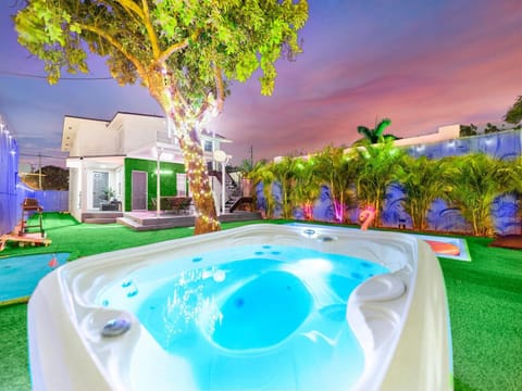 Villa Bonita 6BR Pool Hot Tub Game Room House in Miami