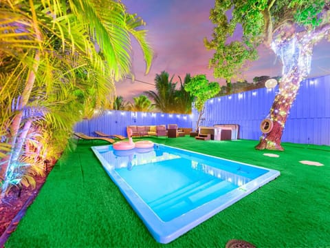 Villa Bonita 6BR Pool Hot Tub Game Room House in Miami