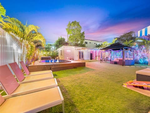 Villa Ciao Bella Sleeps 25 Pool Hot Tub Villa in Coral Gables