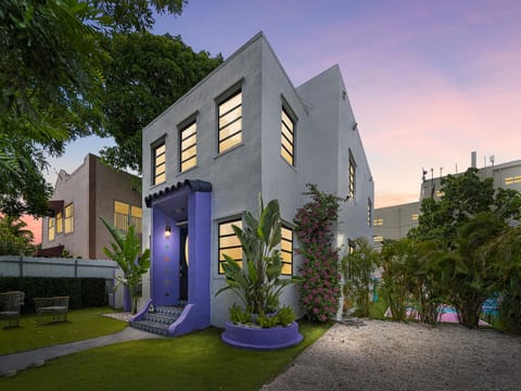 Villa mi Amor Walkable Pool & Games Villa in Coral Gables