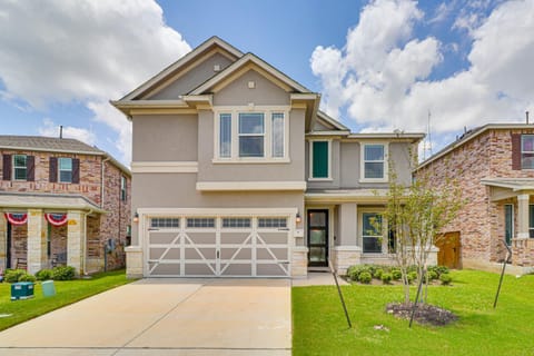 5 Mi to Old Town Hutto Star Ranch Golf Retreat House in Austin