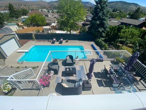 Patio, Balcony/Terrace, Mountain view, Swimming pool, Swimming pool, sunbed