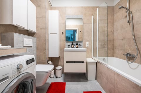 Shower, Bathroom, Bath, towels, washing machine, dryer