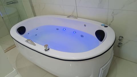 Hot Tub, Bathroom, Bath