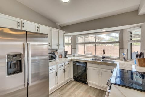 6 Mi to Dtwn Tucson Gem with Outdoor Oasis! House in Tucson