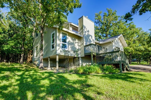 Walk to Pomme de Terre Lake Pet-Friendly Escape House in Pomme de Terre Lake