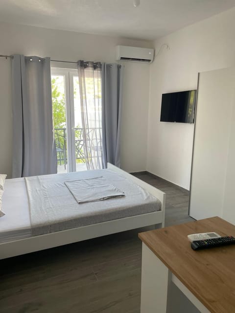 Communal lounge/ TV room, TV and multimedia, air conditioner