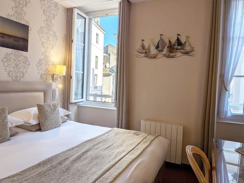 Bed, View (from property/room)